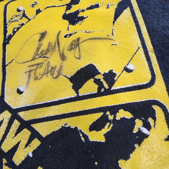 5 for $25 Artist Signed Flaw Band T-Shirt Only The Strong Survive - Picture 9 of 9